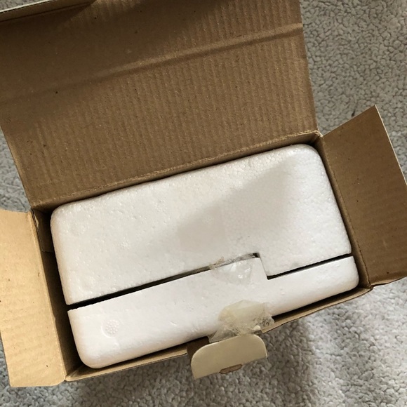 Lenox Ivory and Gold Picture frame. NEW IN BOX - Picture 6 of 8